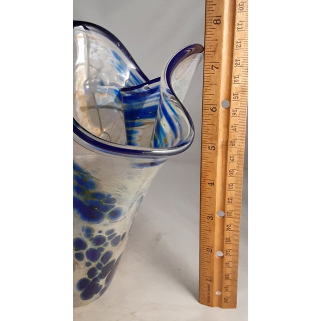 Mid-Century Modern Vintage MCM Paul Bendzunas Signed 7" Studio Hand Blown Art Glass Blue Handkerchief Vase For Sale - Image 3 of 6