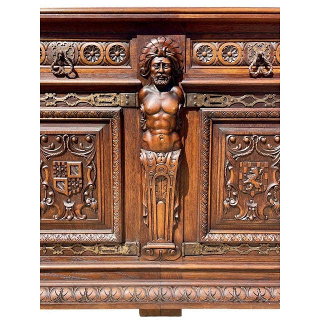 Period: 20th century Style: Renaissance, Louis 13th Condition: Good condition Material: Oak Renaissance-style dining room...