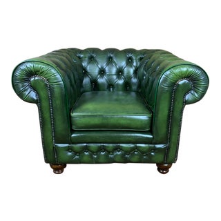 Vintage Mid-Century Green English Leather Chesterfield Club Chair For Sale