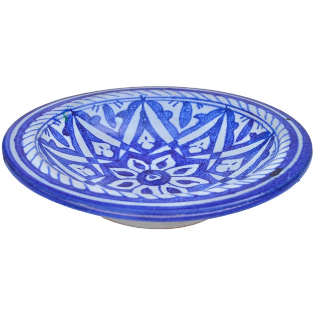Mid 20th Century Handmade Blue Moorish Floral-Patterned Ceramic Decorative Plate For Sale In New York - Image 6 of 8