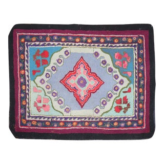 Early 20th Century American Hooked Rug - 2'6" x 3'3" For Sale