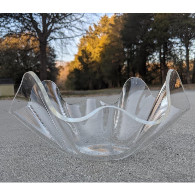 Vintage Lucite Freeform Handkerchief Bowl For Sale - Image 4 of 12
