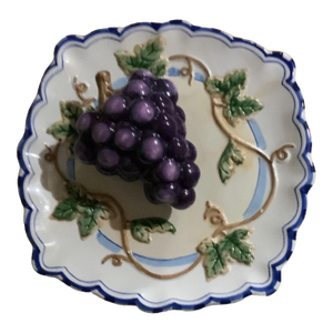 Vintage Bella Casa by Ganz Trompe L’Oeil Blue and White Plaid 3d Fruit Grapes Plate