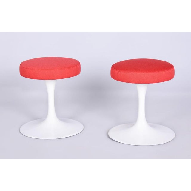 Eero Saarinen Mid-Century Aluminium Seating Set by Eero Saarinen, Germany, 1950s, Set of 5 For Sale - Image 4 of 16