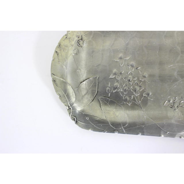 Wendell August Forge Vintage Wendell August Forge Dogwood Mid-Century Modern Hammered Aluminum Drinks Tray For Sale - Image 4 of 10