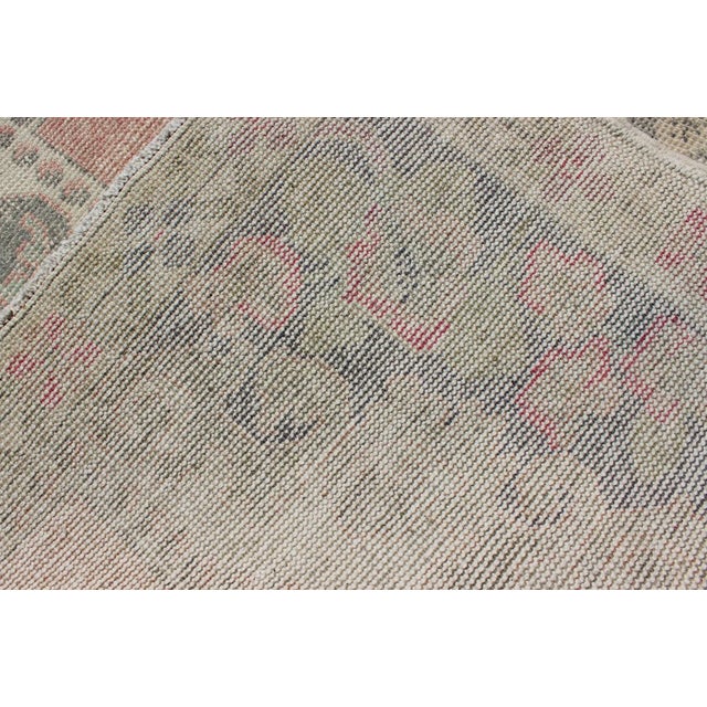 Oushak Rug From Turkey With Floral Medallion Design in Light Colors For Sale - Image 12 of 13