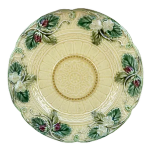 Majolica Strawberries Plate Sarreguemines, Circa 1880