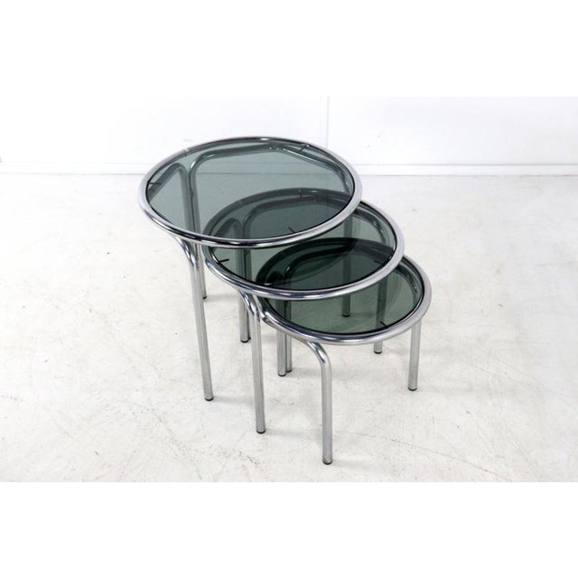 Italian Round Chrome Nesting Tables with Smoked Glass, Set of 3 For Sale - Image 3 of 16