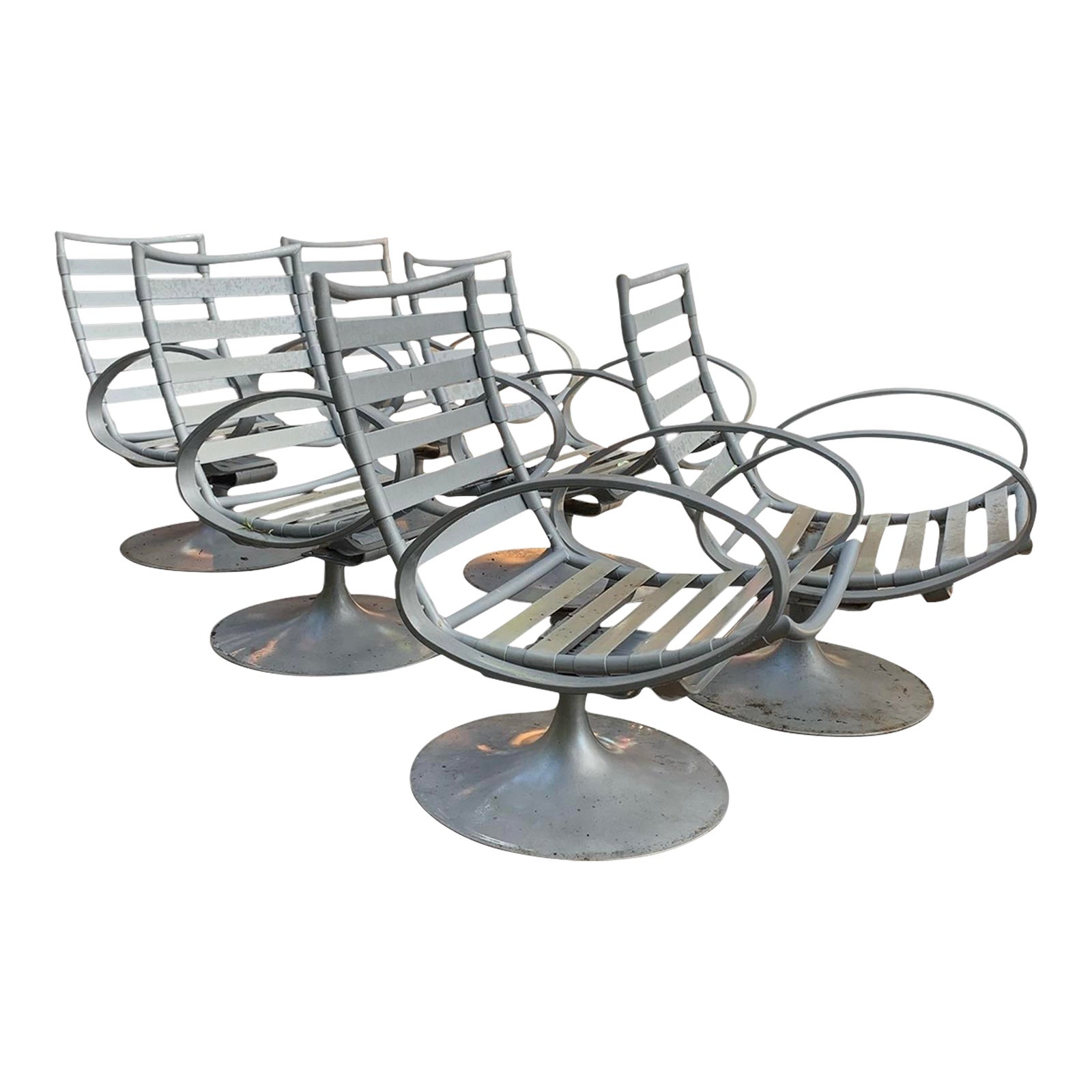 Early 21st Century Tropitone Modern Silver Aluminum Outdoor Patio
