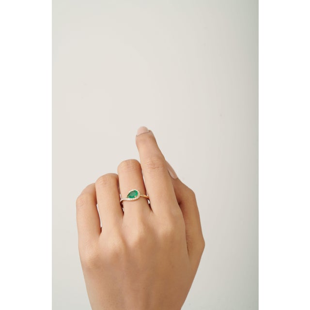 Expressionism Modernist Pear Shape Emerald & Diamond Halo Ring in 14k Yellow Gold Size 9 For Sale - Image 3 of 17