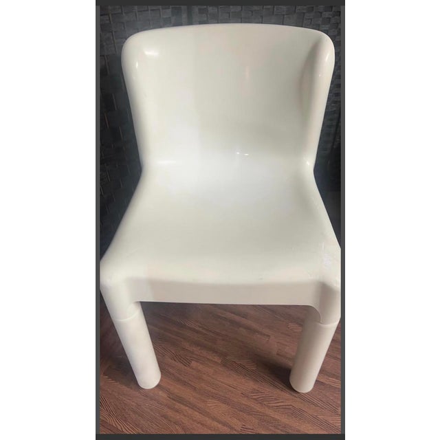 White 1970s Vintage Carlo Bartoli Kartell Modern Style Chair For Sale - Image 8 of 9
