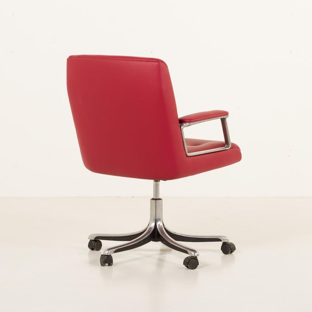 Red Office Chair by Osvaldo Borsani for Tecno, 1970s For Sale - Image 8 of 17