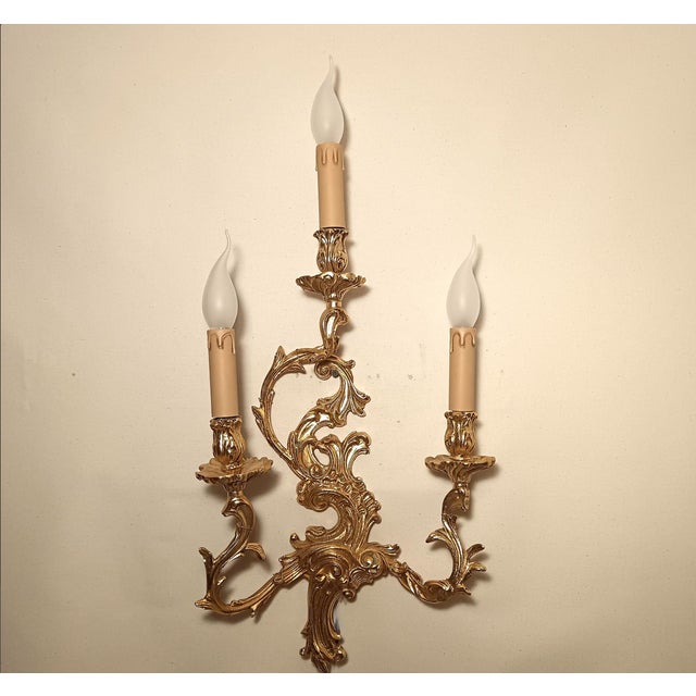 A marvelous palazzo light, true masterwork of ambiental art, as much for interior decor as it is a collectible item,...