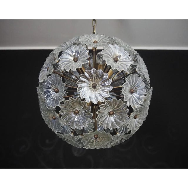 Vintage Italian Sputnik Crystal Pendant Light with 51 Daisy Clear Glasses, 1990s For Sale - Image 12 of 16