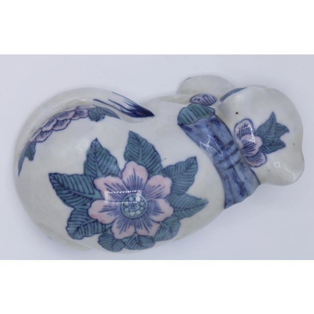 Mid 20th Century Asian Blue and White Ceramic Cat For Sale In Tulsa - Image 6 of 9