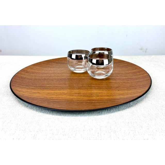 Mid-Century Modern Mid Century Modern Teak & Black Lacquer Charger, Japan For Sale - Image 3 of 10