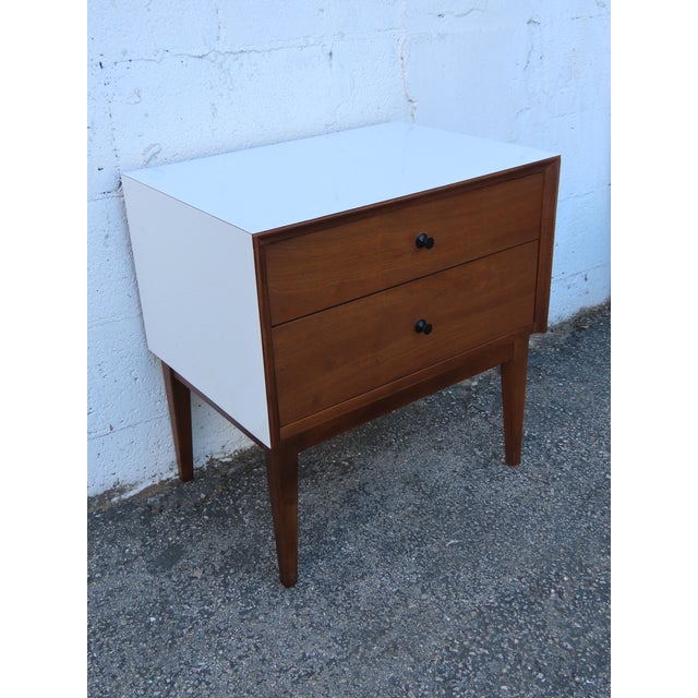 America of Martinsville Mid Century Modern Two Tones Nightstands a Pair 6298 For Sale - Image 16 of 18