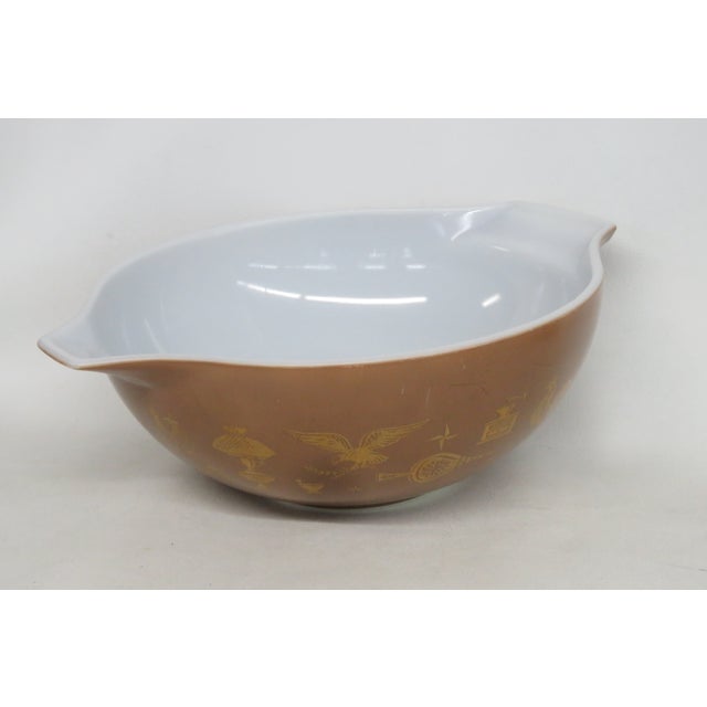 Mid 20th Century Pyrex Model No 444 Early American 4 Quart Cinderella Mixing Bowl Glass For Sale In Miami - Image 6 of 18