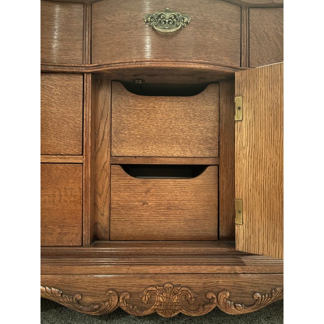 1990s Lexington Victorian Sampler Triple Dresser W/ Landscape Mirror For Sale In Atlanta - Image 6 of 6