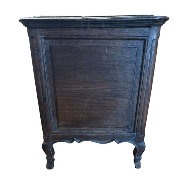 Louis XVI Table Top Box in Walnut, Late 18th Century For Sale - Image 4 of 7