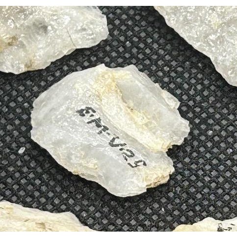 Collection of 10 Museum Cataloged Connecticut River Valley Quartz Artifacts Indigenous Lithic Tools For Sale - Image 4 of 14