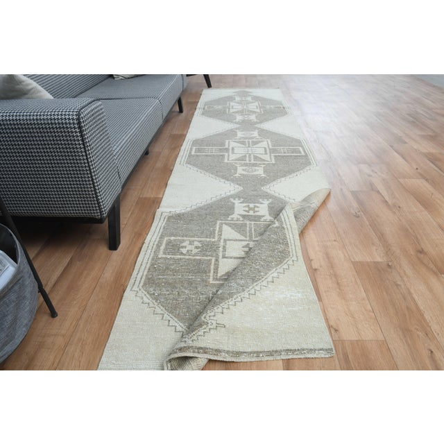 1970s Vintage Handmade Wool Cotton Beige Area Rug For Sale - Image 4 of 11