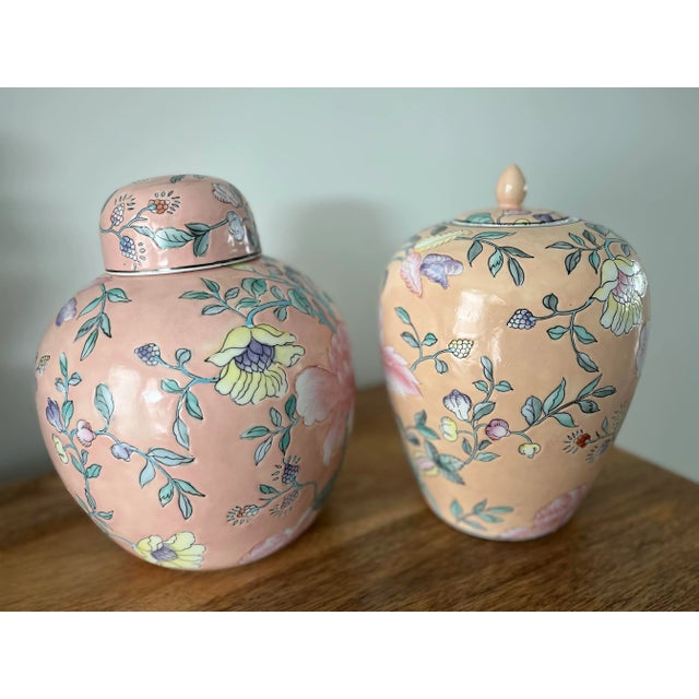 1980s Palm Beach Peach Pair of Floral Ginger Jars For Sale - Image 4 of 11