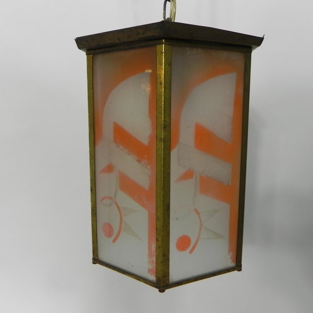Height: 45 cm. Ø: 19 cm. Height hood: 21 cm. Dimensions of the 6 glass plates: 7x20 cm. The lamp has a large fitting (E27...