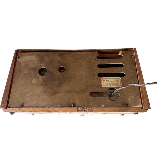 Vintage Hoffman Radio Corp. Model A300 tabletop tube radio, manufactured in Los Angeles, California, circa 1946. This...