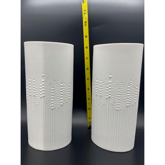 Tapio Wirkkala Vintage 1970s Rosenthal White Vases Signed by Tapio Wirkala - a Pair For Sale - Image 4 of 9