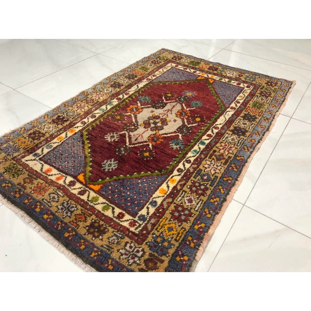 Textile 1960s Vintage Turkish Home Living Rug- 2′9″ × 4′5″ For Sale - Image 7 of 11