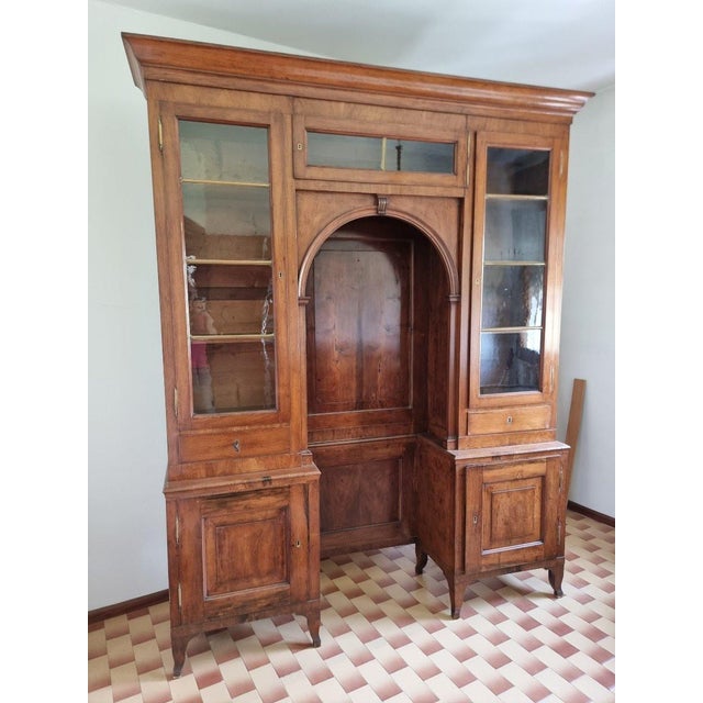 Brown Veneto Bridge Bookcase in Walnut, 1810 For Sale - Image 8 of 11