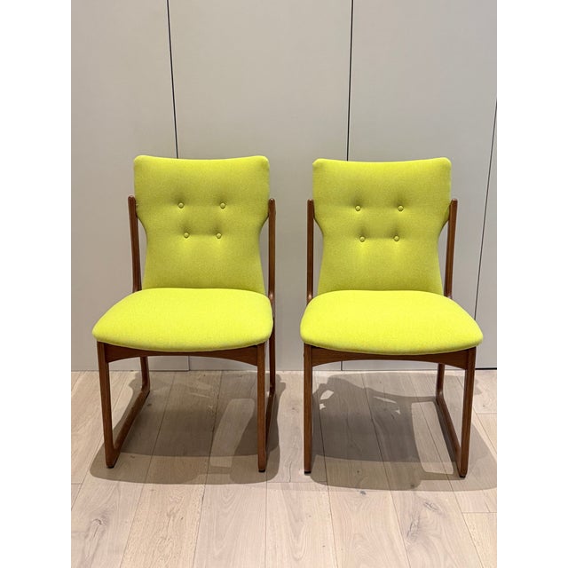 Chartreuse Mid-Century Modern Danish Teak Dining Chairs Attributed to Vamdrup Stolefabrik, 1960s, Maharam Meld Chartreuse — Set of 4 For Sale - Image 8 of 8