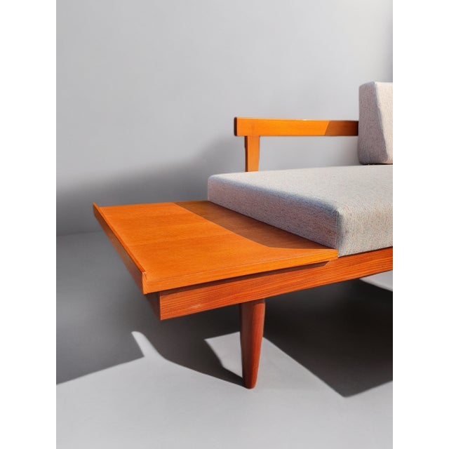Beige Vintage Scandinavian Daybed in Teak and Beige Fabric by Ingmar Relling for Ekornes, 1960s For Sale - Image 8 of 11