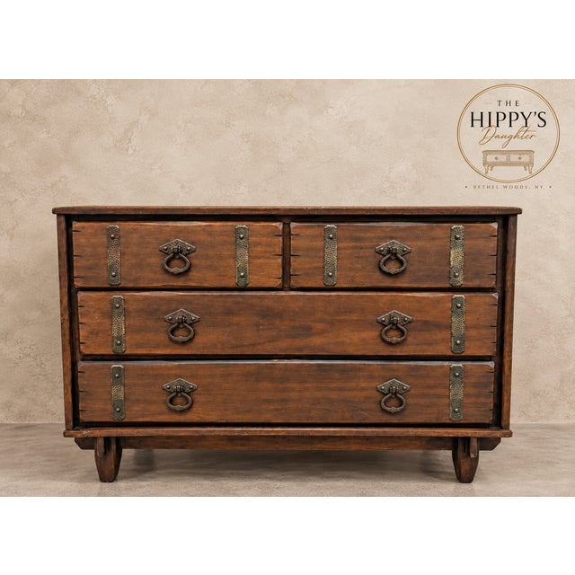Circa 1970s Asian Modern / Tansu-Inspired Campaign Chest / MCM For Sale - Image 4 of 9