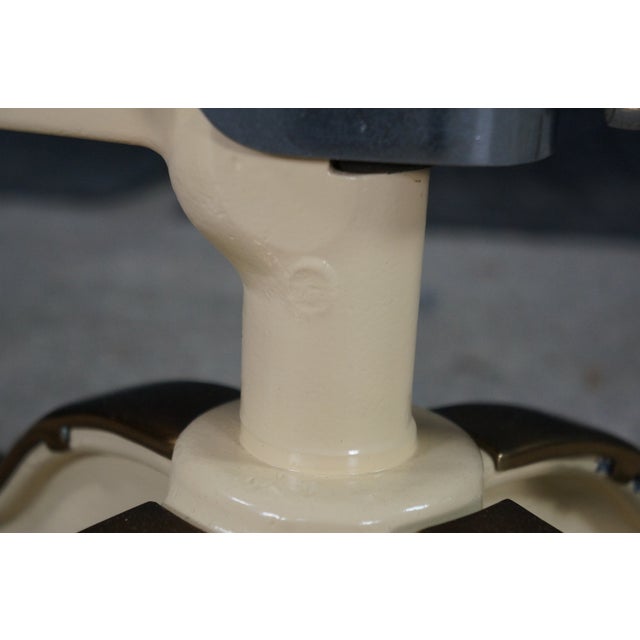 Industrial Mid-Century Shoe Store Salesman Fitting Exam Stool Adjustable Bench For Sale - Image 9 of 18
