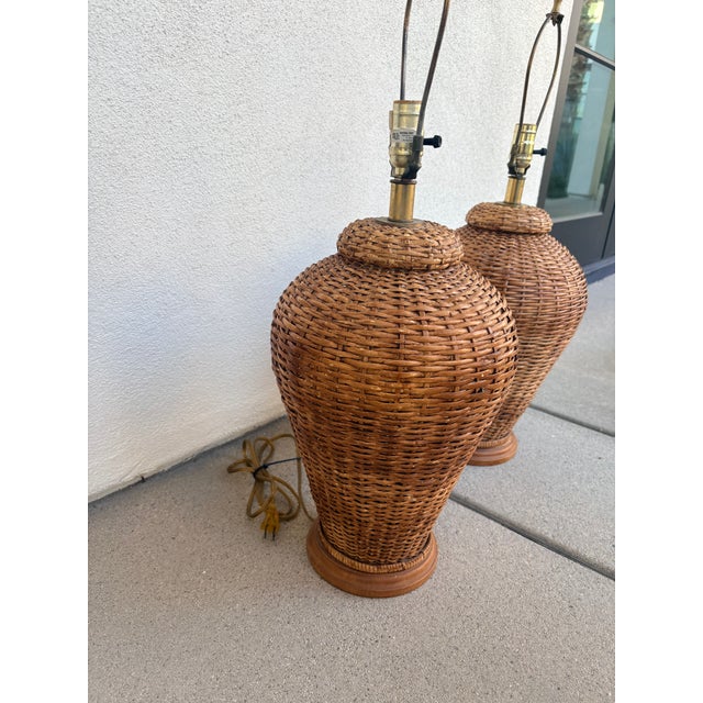 1970s Pair of Woven Rattan and Wood Ginger Jar Lamps in the Style of Ralph Lauren For Sale In Palm Springs - Image 6 of 13