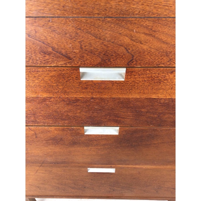 Wood Mid Century Modern Four Drawer Highboy by Bassett Furniture For Sale - Image 7 of 17