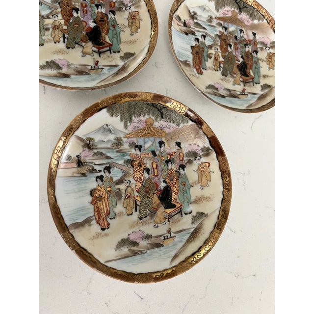 Japanese Late 19th Century Japanese Kutani Small Decorative Plates With Gold Gilt Detail-Set of 3 For Sale - Image 3 of 10