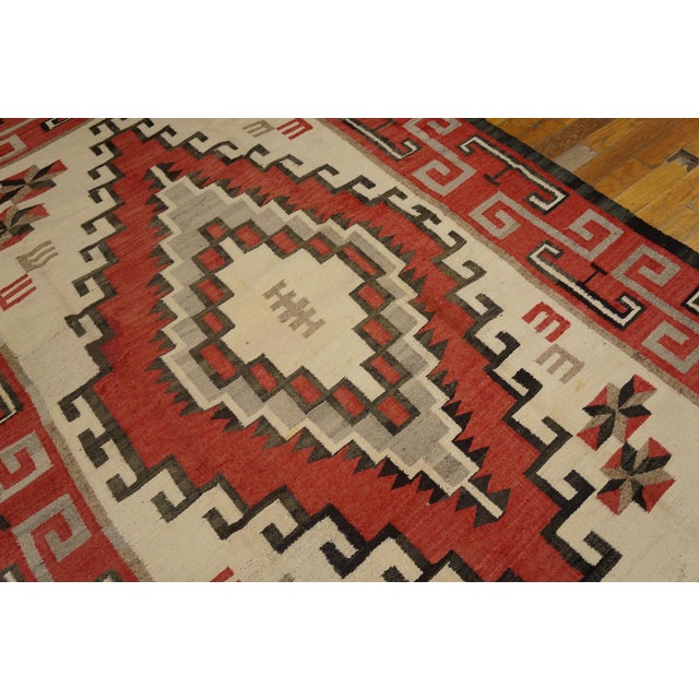 Early 20th Century 1930s Ivory Red Medallion Antique American Navajo Rug Ganado 5' X 7'5" Flatweave Wool Carpet For Sale - Image 5 of 6