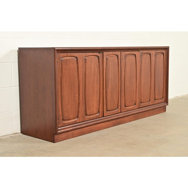 Broyhill Broyhill Emphasis Mid-Century Modern Sculpted Walnut Sideboard Credenza, Newly Refinished For Sale - Image 4 of 12