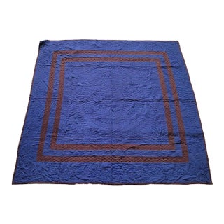 1930s Amish Cotton Holmes Co., Ohio Contained Square Plain Quilt For Sale