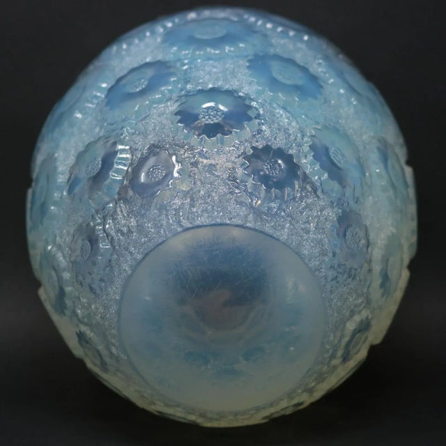 Cream Rene Lalique Opalescent Glass 'Paquerettes' Daisies Vase For Sale - Image 8 of 13