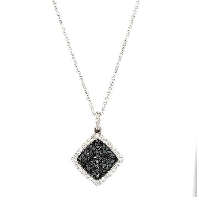 2020s 1.27 Carat Black Diamond White Diamond 14 Karat White Gold Chain Necklace For Sale - Image 5 of 5