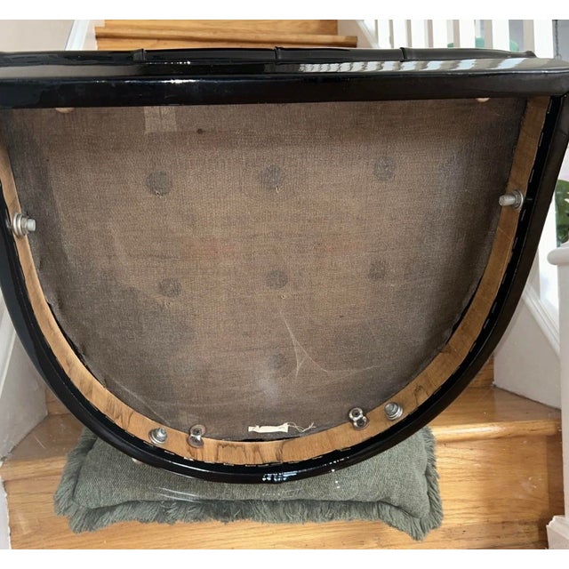 Mid-Century Modern Lucite Barrel Tub Chair With Black Patent Leather Floating Seat Hollywood Regency For Sale - Image 11 of 12