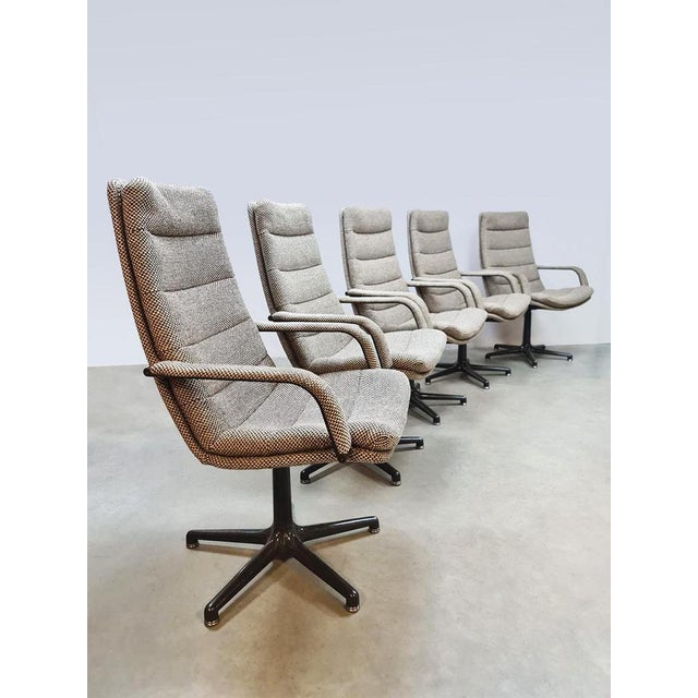 Work in style! with these 5 stylish Artifort Channel office chairs designed by Geoffrey Harcourt. Upholstered in a...