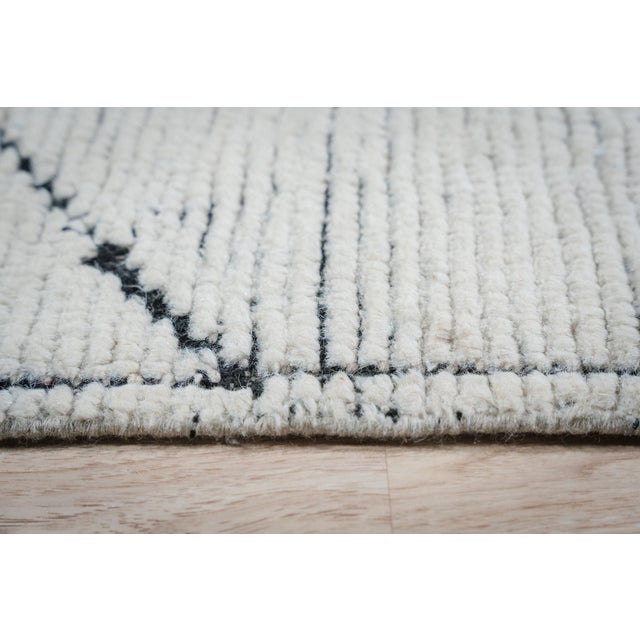 2020s 5x8 Tribal Moroccan Beni Ourain Design Ivory Hand-Knotted Wool Berber Carpet Rug For Sale - Image 5 of 7