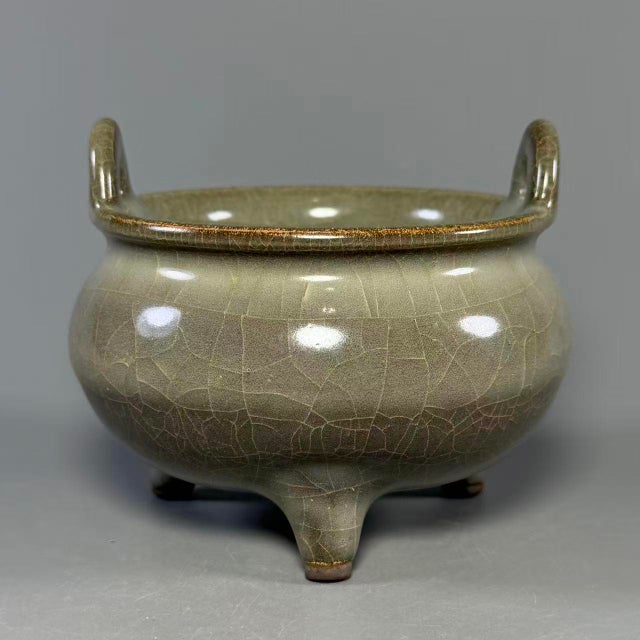 Chinese Chinese Celadon Tripod Vessel, Twin‑Handle Crackle‑Glaze Collectible Decorative Censer For Sale - Image 3 of 9