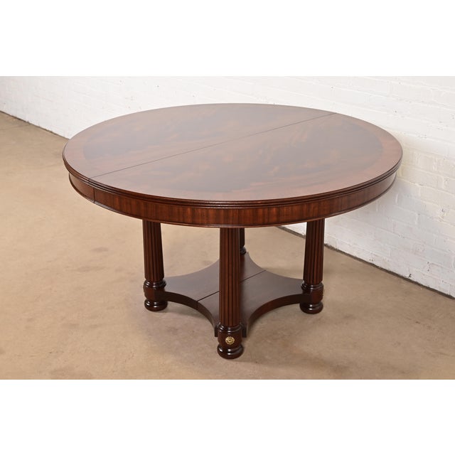 Neoclassical Henkel Harris Empire Banded Flame Mahogany Pedestal Extension Dining Table, Newly Refinished For Sale - Image 3 of 14
