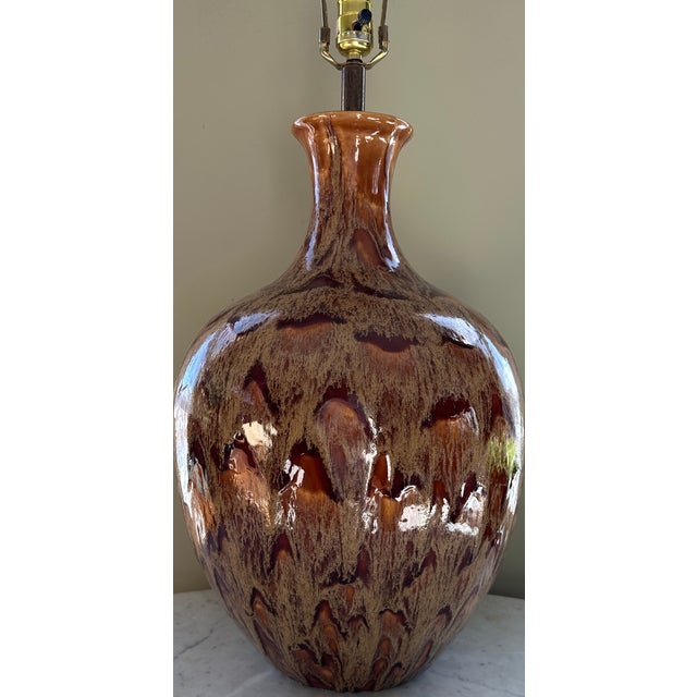 Mid-Century Modern Large Sculptural Ceramic Table Lamp – Vintage Organic Modern / Studio Pottery Lamp For Sale - Image 3 of 8